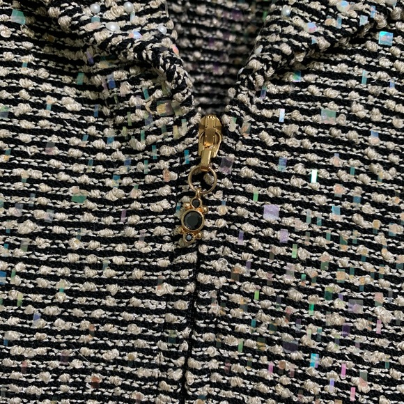 St. John Evening skirt suit size 0 - Picture 2 of 2